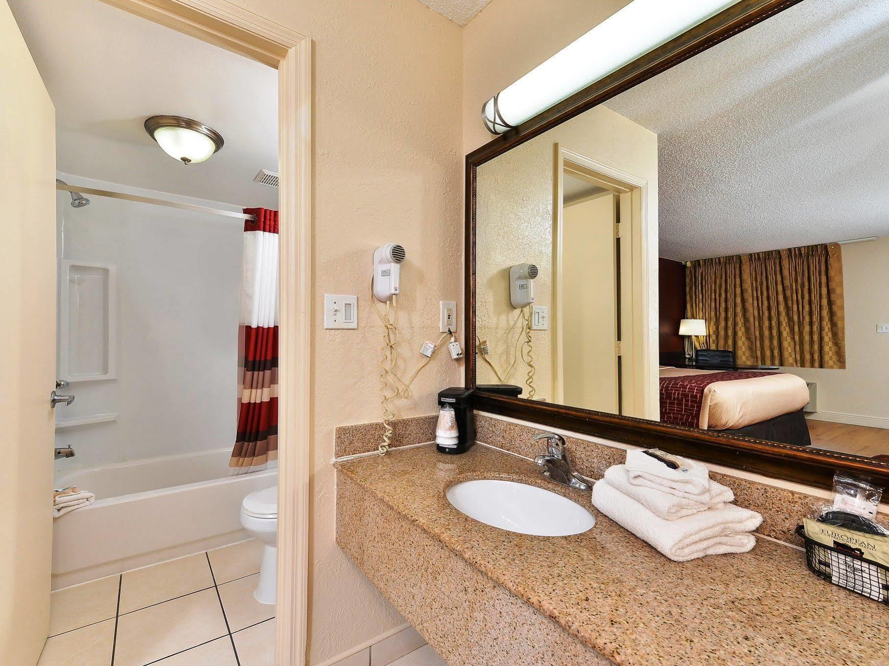 Red Roof Inn Orlando South - Florida Mall Eksteriør billede